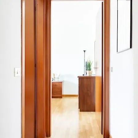 Elegante Adiacente Metro, Wifi Netflix Apartament Bussero